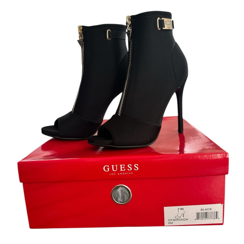 Guess Elegant Black Pumps